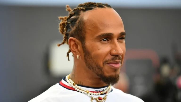 “Lewis Hamilton Offers Prediction on Premier League Title Winner for Next Season”