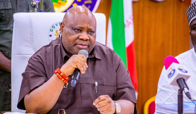 Governor Adeleke has rallied support for the rehabilitation of the collapsed amphitheater at Obafemi Awolowo University (OAU).