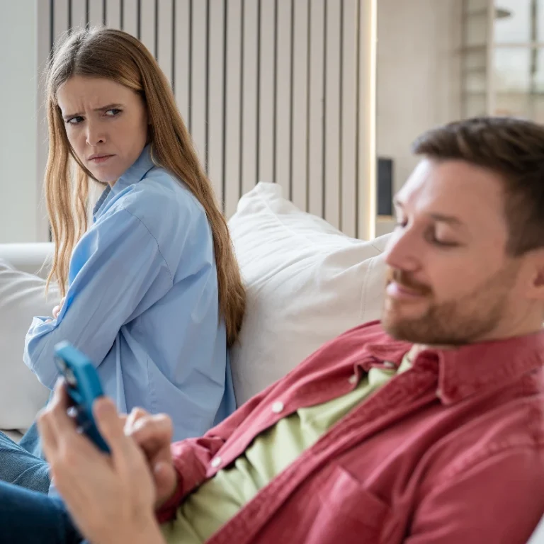 6 thoughts that signal trouble in your relationship