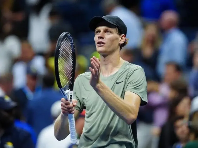 Jannik Sinner Advances to Shanghai Masters Final, Secures Year-End World No. 1 Ranking