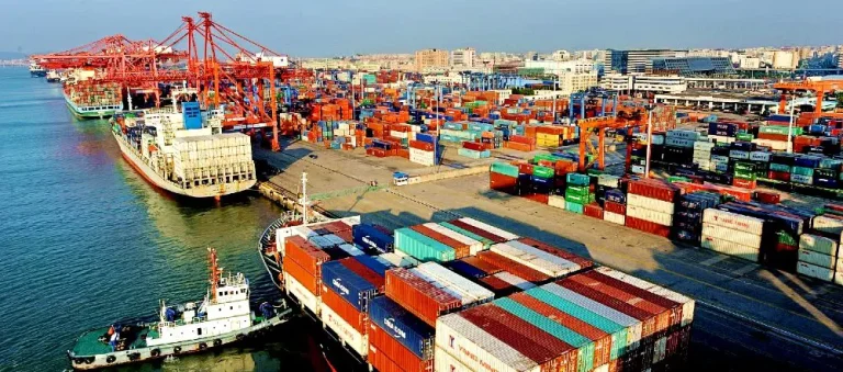 MARITIME WORKERS UNION THREATENS TO SHUT NIGERIA’S PORTS OVER MINIMUM WAGE BREACH