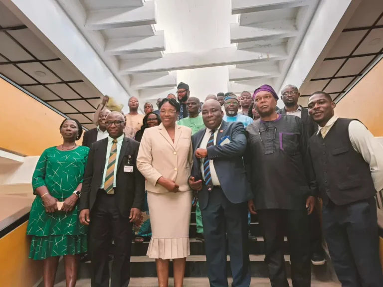 CLASS OF 2000 FROM OBAFEMI AWOLOWO UNIVERSITY DONATES COMPUTER SYSTEMS AND REFURBISHES LIBRARY