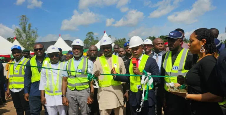 ENUGU STATE GOVERNOR DR. PETER MBAH LAUNCHES CONSTRUCTION OF A NEW ROAD