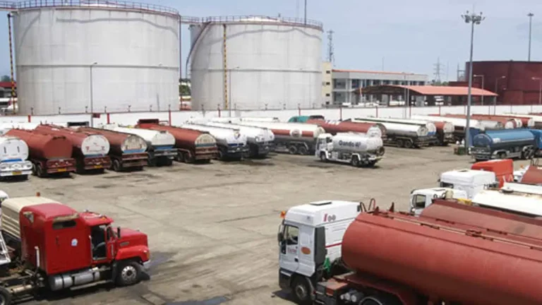 NIGERIA CONTINUES TO IMPORT PETROL AMID DEREGULATION CHALLENGES