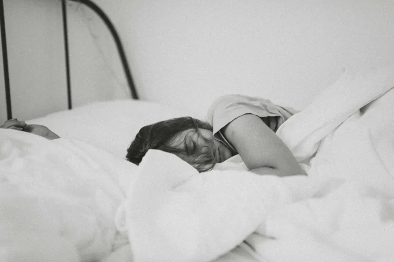 THE IMPORTANCE OF ADEQUATE SLEEP: WHAT HAPPENS WHEN YOU DON’T GET ENOUGH?