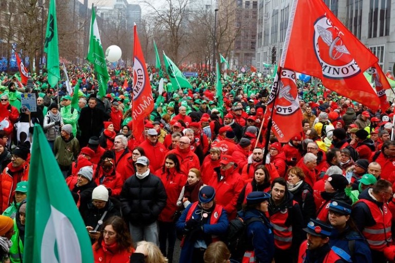 Massive protest for govt reforms in Belgium