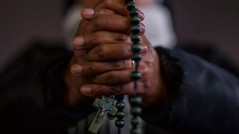 Faithful gather in Rome to pray the rosary for Pope Francis’ health