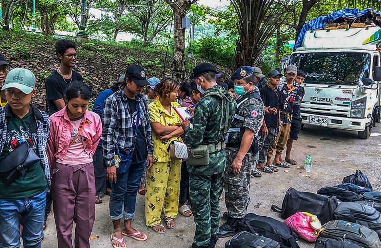 Thailand arrests 100 people for operating in border scam centre