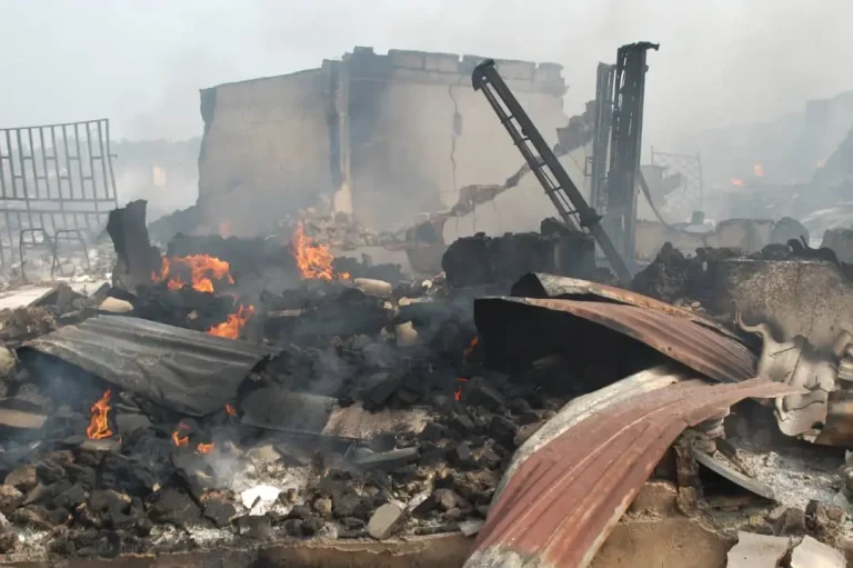 Gov Makinde visits Aleshinloye market, promises government support